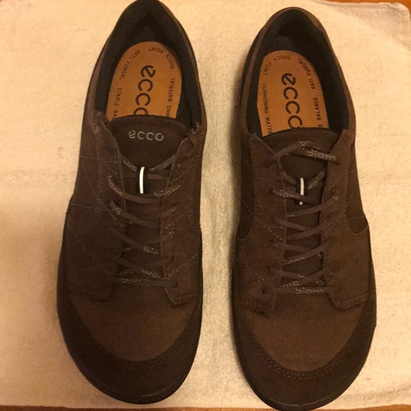 ecco suede sneakers